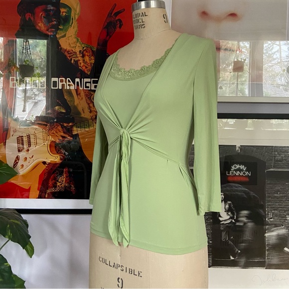 Green top - Picture 2 of 4